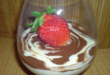 Photo of Шоколадный мусс с клубникой