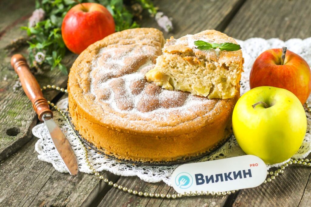 Фото 9 — Шарлотка с корицей и яблоками